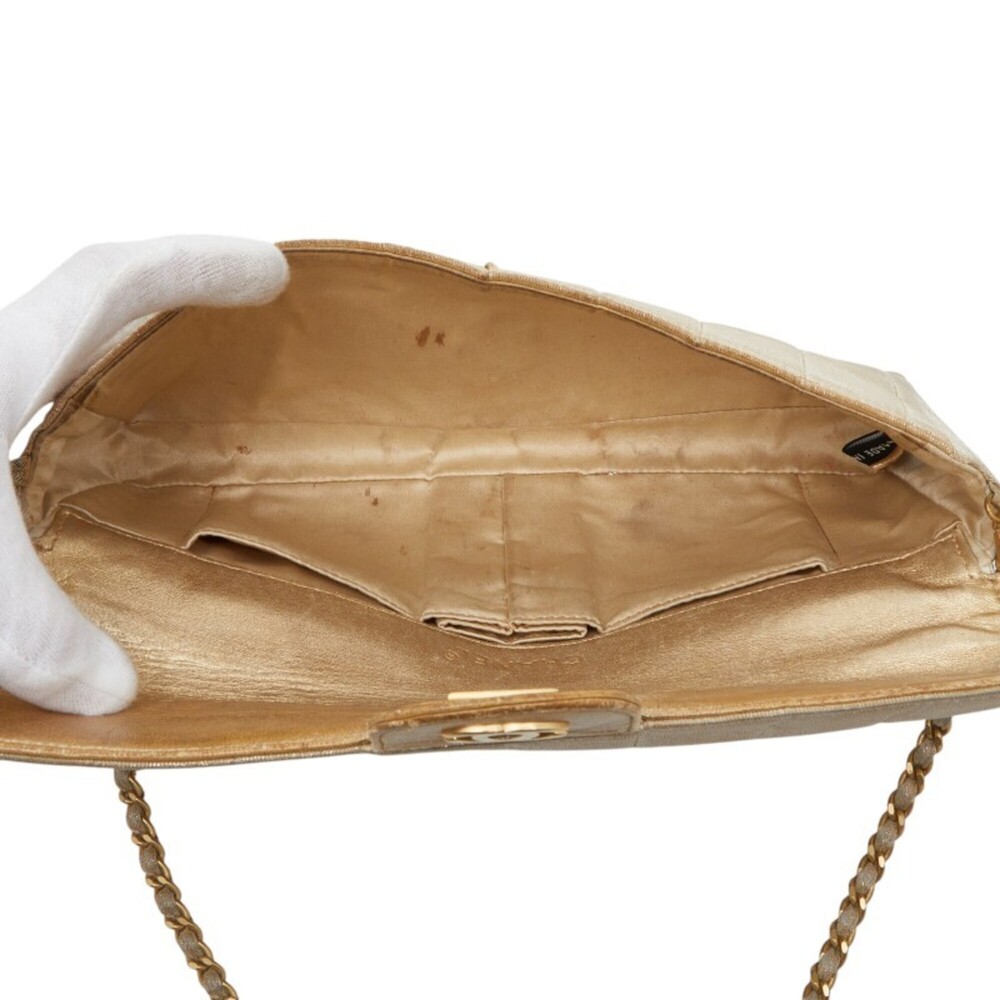 CHANEL Cream Leather Logo Shoulder Bag - Picture 9 of 14